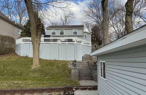 Monticello House | Charming Cottage on Lake Shafer-optional Pontoon! Screened gazebo and swim deck!