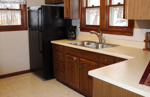South Bend House | Charming Mishawaka & South Bend Getaway - Your Home Away from Home! - Smart TV!