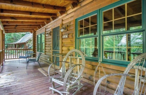 Saugatuck Cabin | Charming Saugatuck Log Cabin - minutes away from everything!