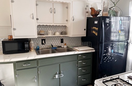 Muncie House | Checkers of Muncie: Vintage + Modern Charm: 9 Min to Ball State