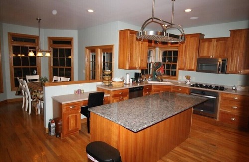 Saugatuck House | -CHECKOUT OUR STELLAR REVIEWS- We are closed for the 2024 season