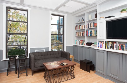 Greektown Hostel | Chicago Parthenon Hostel