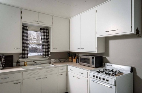 Grand Haven Cottage | Classic Lake Michigan cottage across from Grand
