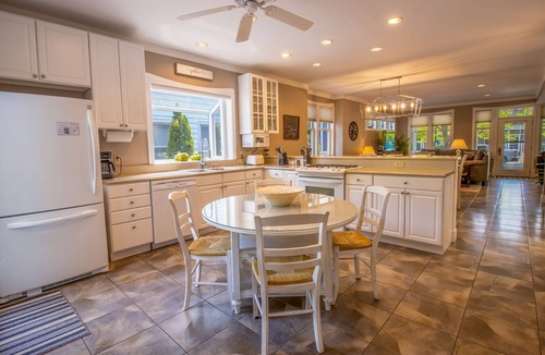 Michigan City House | Close walk to the beach, perfect for a family