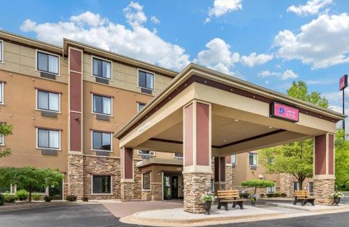 Comstock Park Hotel | Comfort Suites Grand Rapids North