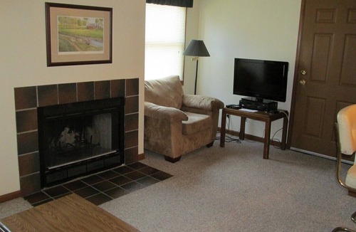 Notre Dame Apartment | Condo at the Unv. of Notre Dame, Football weekends, short and long term stays we