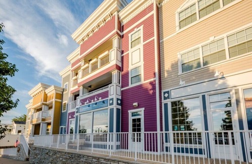 New Buffalo Condo | Condo in the Heart of New Buffalo with Heated Pool!