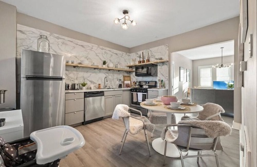Meridian-Kessler Apartment | Convenient 2BR Near Convention & Hospitals