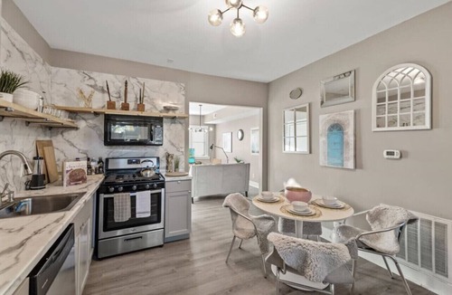 Meridian-Kessler Apartment | Convenient 2BR Near Convention & Hospitals