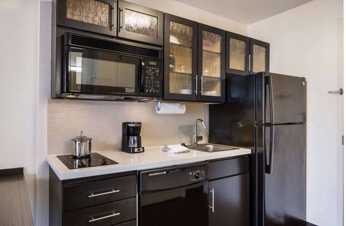 Bryant Pattengill West Hotel | Convenient Stay, Superb Location! 2 Relaxing Units, Pets are Allowed Here!