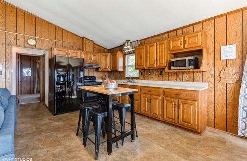 Three Rivers House | Corey Lake, High speed internet, Dock, Deck, Skiing, Fishing. Apple Picking