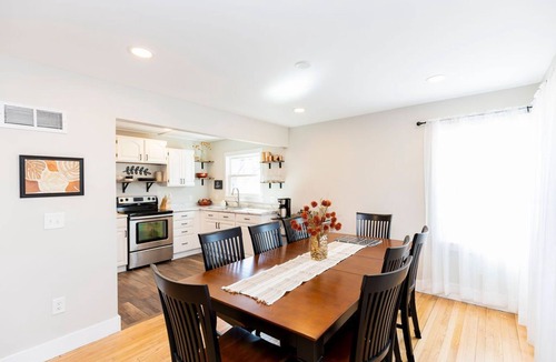 Muskegon House | Corner Crossing: Summer Fun Near Lake Michigan – Corner Crossing Awaits!