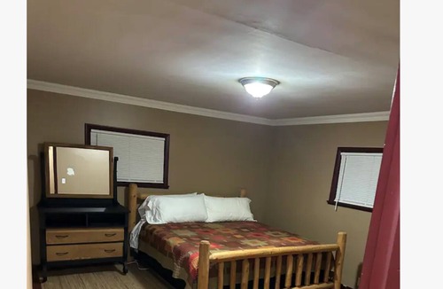 Onondaga House | Country setting but close to the city
