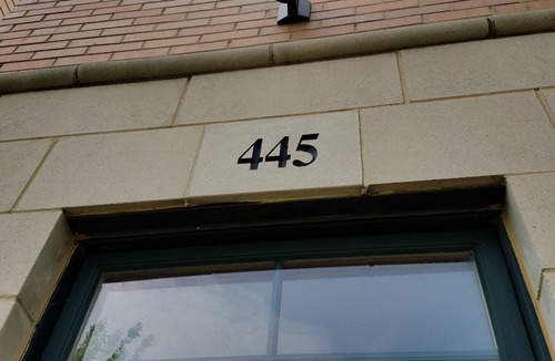Bronzeville Apartment | Cozy 1-2 BR APT w/fireplace & Patio/Deck