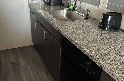 Corryville Apartment | Cozy 1-bedroom apartment near downtown Cincinnati on the 10th floor
