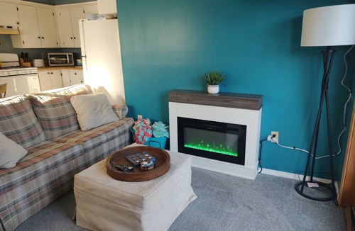 Manistee Cottage | Cozy 1 bedroom cottage walking distance to Lake Michigan & downtown!