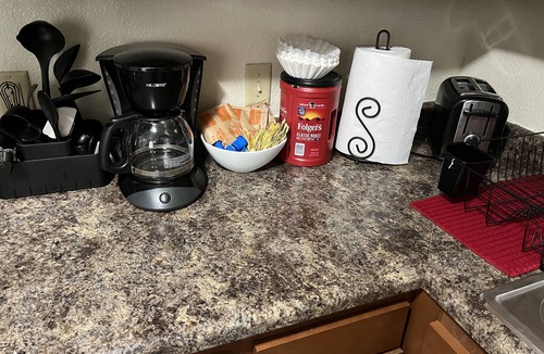 Mount Pleasant House | Cozy 1 Bedroom Located Downtown/Close to Soaring Eagle/CMU