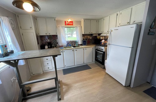 Laketon RV Rental | Cozy 2-bedroom campground @ peaceful Hill Lake Resort, Overlooking the lake.