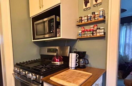 Grand Rapids House | Cozy 2 bedroom home-pet-friendly, fenced-in backyard near Downtown Grand Rapids