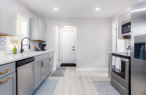 Roseland House | Cozy 2BR Home Near ND - Perfect for Game Day Stays