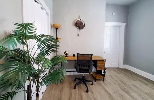 Covington House | Cozy 2BR, Near Top attractions