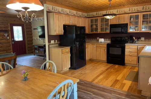 Gnaw Bone Cabin | Cozy 3-bedroom Family Cabin in Nashville, IN with Pool, Hot tub, & Arcade Games!