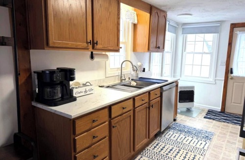 Syracuse House | Cozy 3-bedroom hideaway 1 block from Lake Wawasee and Oakwood Resort
