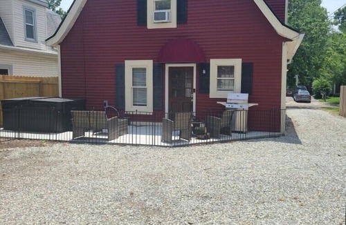 Irvington House | Cozy 3 bedroom home in the heart of Irvington