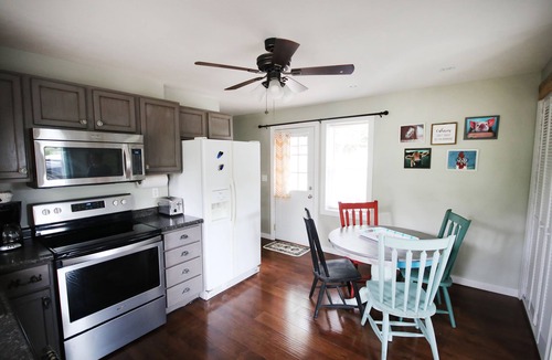 Coloma Apartment | Cozy 4-bedroom bungalow in Coloma, Close to Lake Michigan, Central Location