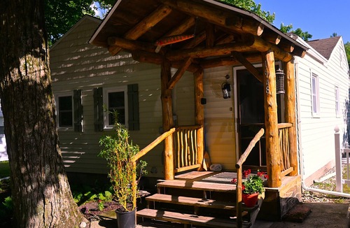 Newaygo House | Cozy 4-bedroom house on the Muskegon River in serene Newaygo, MI with AC