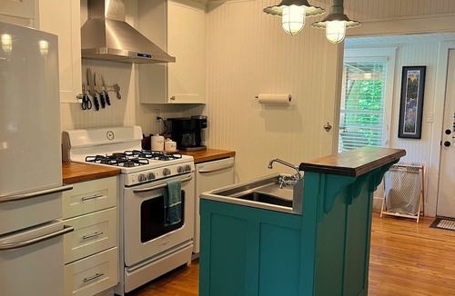 Lake Michigan Beach Cottage | Cozy & charming cottage in the woods on a quiet road & close walk to the beach
