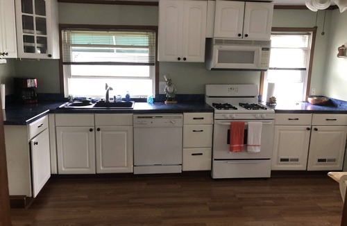 Alto Cottage | Cozy Cottage on a All Sport Lake, Grand Rapids Area