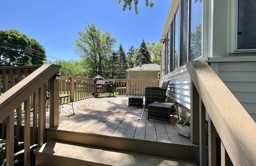 Stevensville House | Cozy Family Cottage 2 Bed, 1 Bath Near Lake Michigan Fun and Wine country