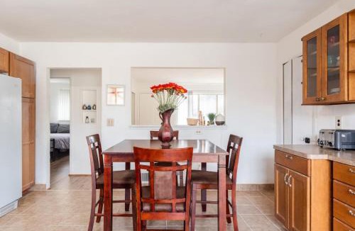 Livonia House | Cozy home in 5 star Livonia Westland neighborhood