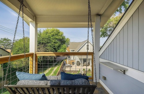 Holy Cross House | Cozy Indianapolis Getaway~Gym~Heart of Downtown~5 Min Mass Ave~Perfect for 4
