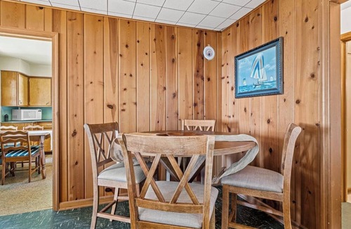 Muskegon Cottage | Cozy Lake Michigan Cabin- Perfect for relaxing picturesque lake stays