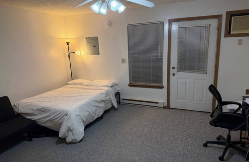 West Lafayette Apartment | Cozy One Bedroom Studio Close to Campus
