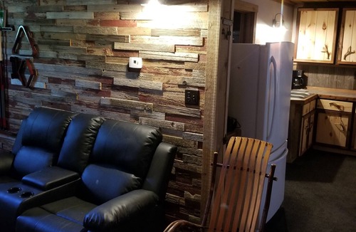 Walhalla Cabin | Cozy, open concept barnwood cabin with pool table & shuffleboard near PM river!