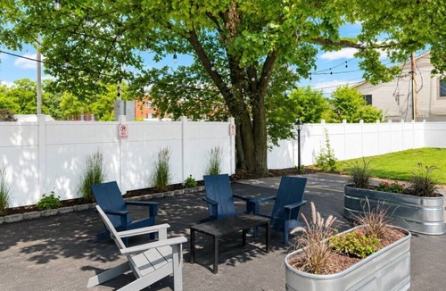 North Muskegon Apartment | Cozy Queen Ground Floor Studio Near Downtown Muskegon