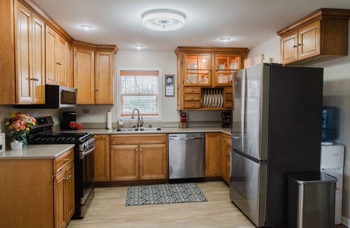 Comstock Park Cottage | Cozy river house near downtown Grand Rapids!