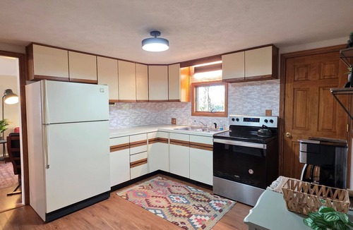 Kent County House | Cozy Sparta Getaway Near Indian Lakes, New Hot Tub!