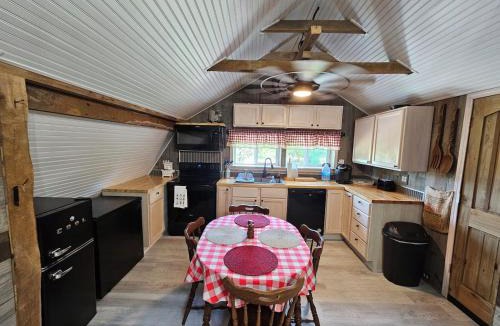 Oak Harbor Apartment | Cozy studio 1-bed country apartment cabin condo in Oak Harbor with AC