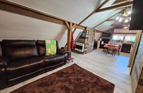 Oak Harbor Apartment | Cozy studio 1 bed farm country apart cabin condo in Oak Harbor with AC