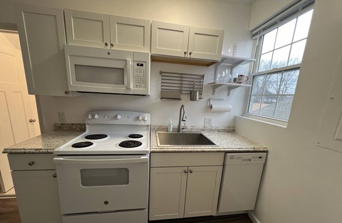 Kennedy King Apartment | Cozy upstairs apartment on Bellefontaine 5 minutes from Mass Avenue Indy.