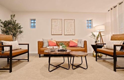 Hillside House | Cozy Westchester Retreat Near Chicago & Parks