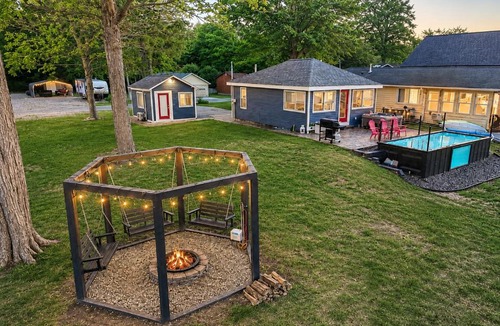 Lake Odessa House | Cozy Winter Retreat with Hot Tub & Lakefront Views