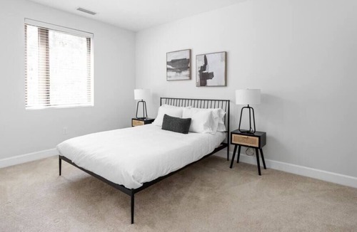 Meridian-Kessler Apartment | CozySuites | Upscale Modern 2BR Broad Ripple