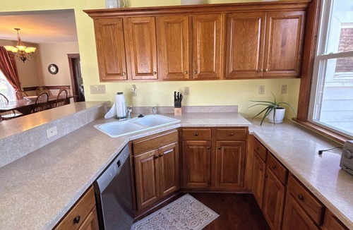 Marshall House | Delightful 4 bdrm Farmhouse and 1 bdrm Barnsuite near Turkey Run State Park