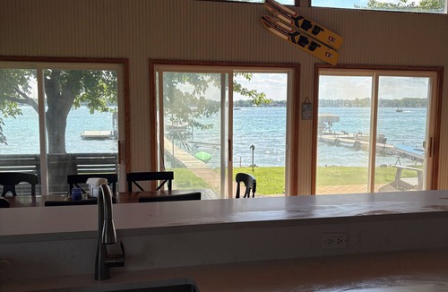 Cassopolis Cottage | Diamond Lake Island escape