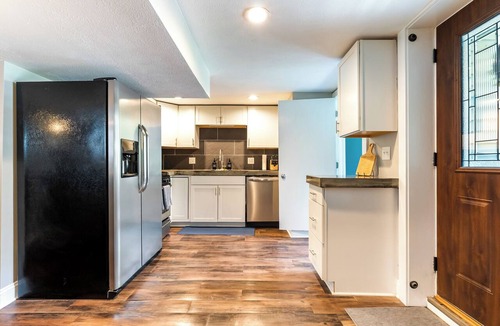 Winona Lake Apartment | Dog-friendly, Short Walk to Grace, Village, Trails | Fast Wi-Fi & Workspace
